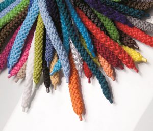 Papiertaschen individuell gestalten und bedrucken mit Kordeln in 170 Farben
